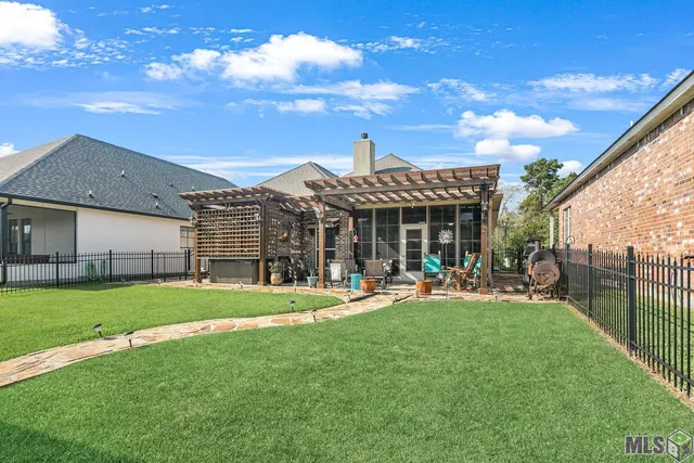 $500,000 | 21161 Waterfront E Drive, Maurepas, LA 70449