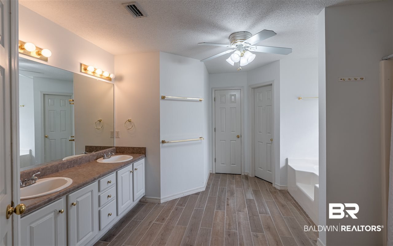 139 Destrehan Road Fairhope, AL 36532 - Photo 16 of 25 Master Bathroom