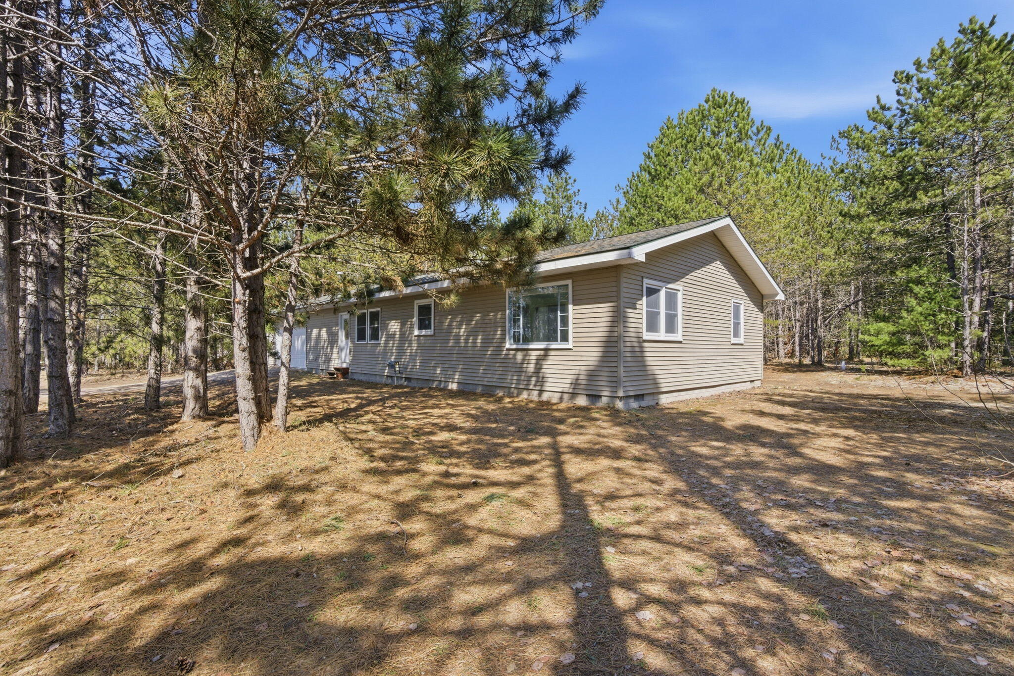 10262 North Black River Road Cheboygan, MI 49721 - Photo 32 of 41 Side