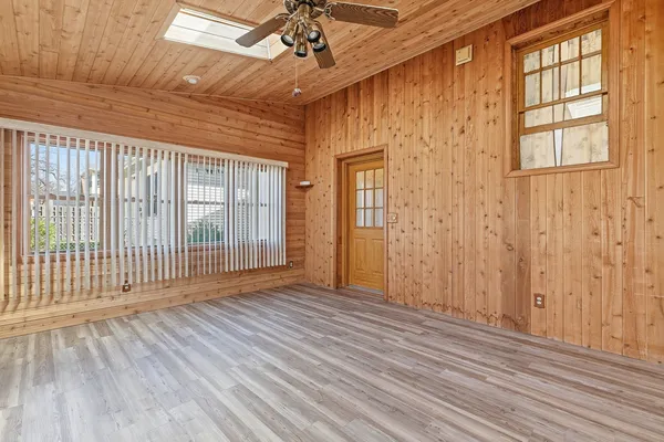 $215,000 | 2501 20th Avenue, Rock Island, IL 61201