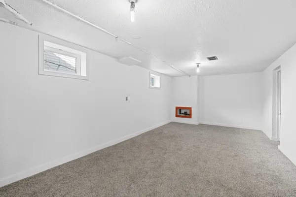 $215,000 | 2501 20th Avenue, Rock Island, IL 61201