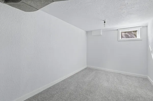 $215,000 | 2501 20th Avenue, Rock Island, IL 61201