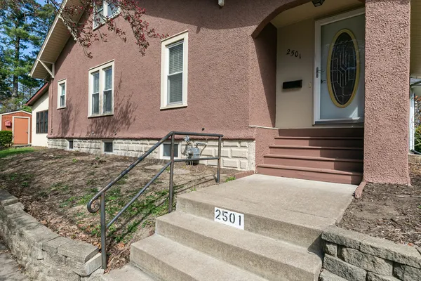 $215,000 | 2501 20th Avenue, Rock Island, IL 61201