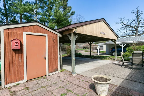 $215,000 | 2501 20th Avenue, Rock Island, IL 61201