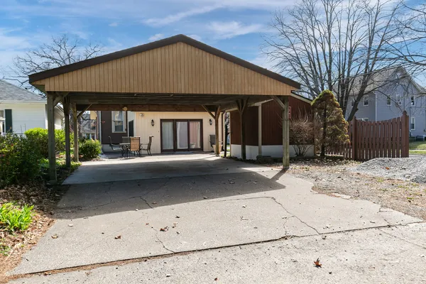 $215,000 | 2501 20th Avenue, Rock Island, IL 61201