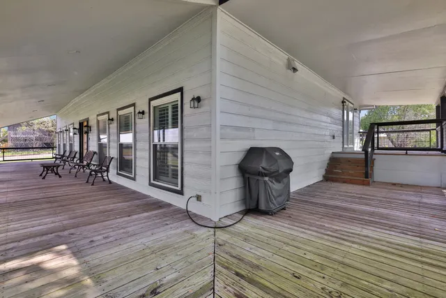 a view of livingroom with furniture and wooden floor