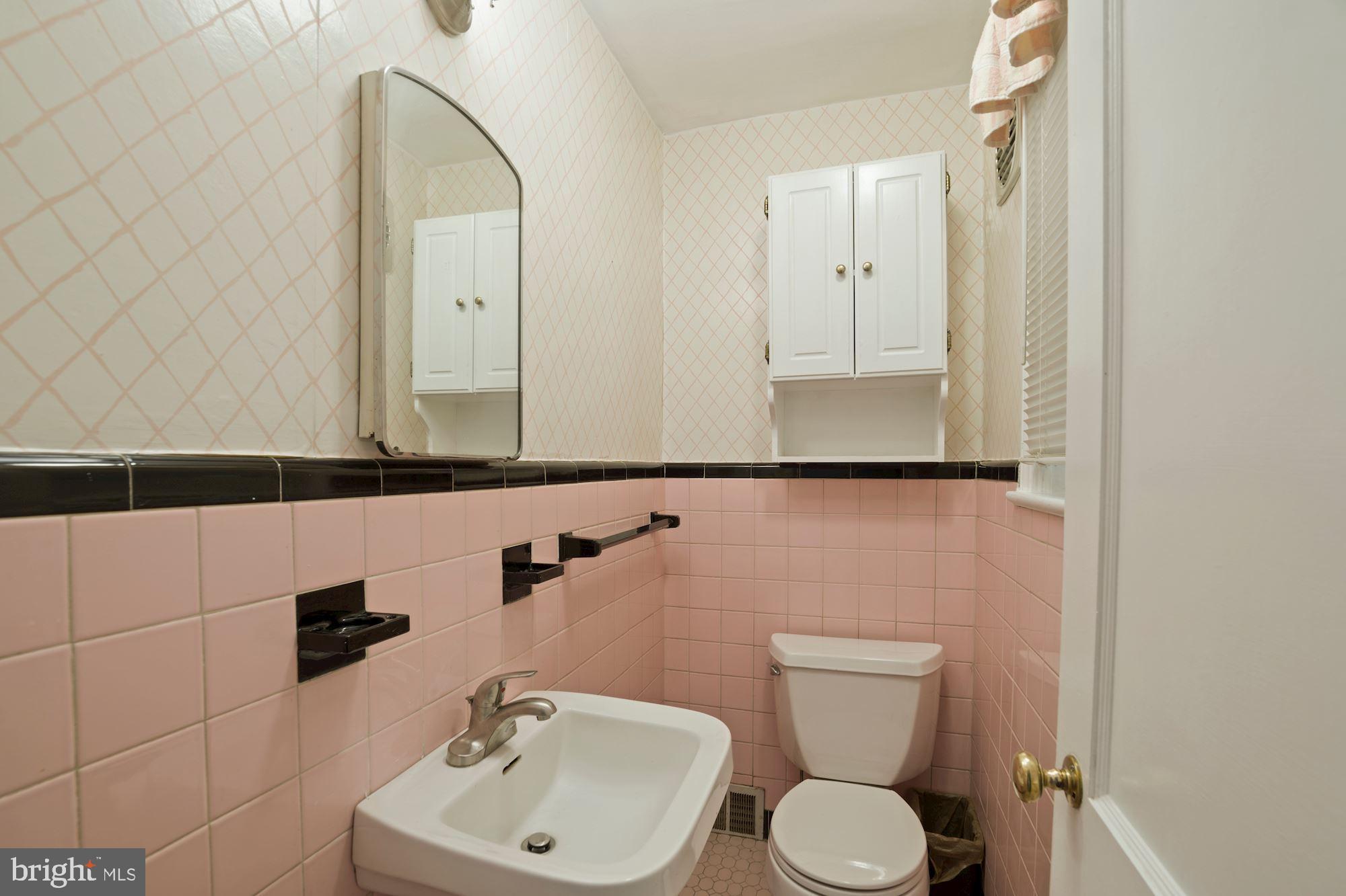 1 Fairhill Road Wallingford, PA 19086 - Photo 8 of 27 Half Bath on 1st floor