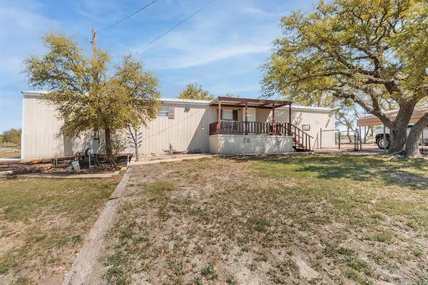 $130,000 | 124 Lohn Street, Brady, TX 76825