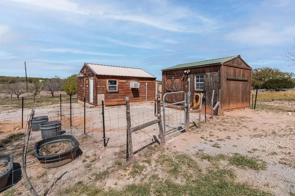 $130,000 | 124 Lohn Street, Brady, TX 76825