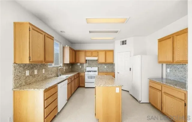 $3,995 | 46197 Via La Tranquila, Temecula, CA 92592