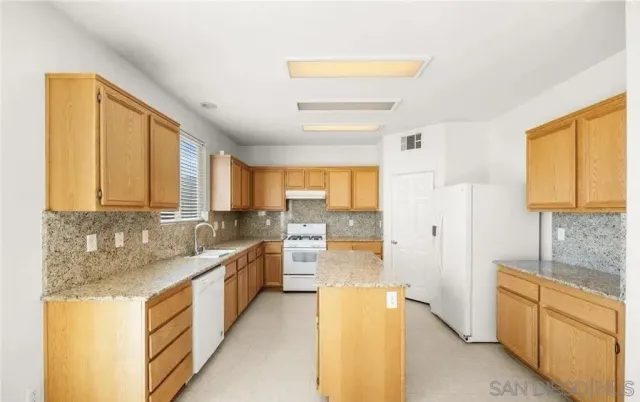 $3,995 | 46197 Via La Tranquila, Temecula, CA 92592