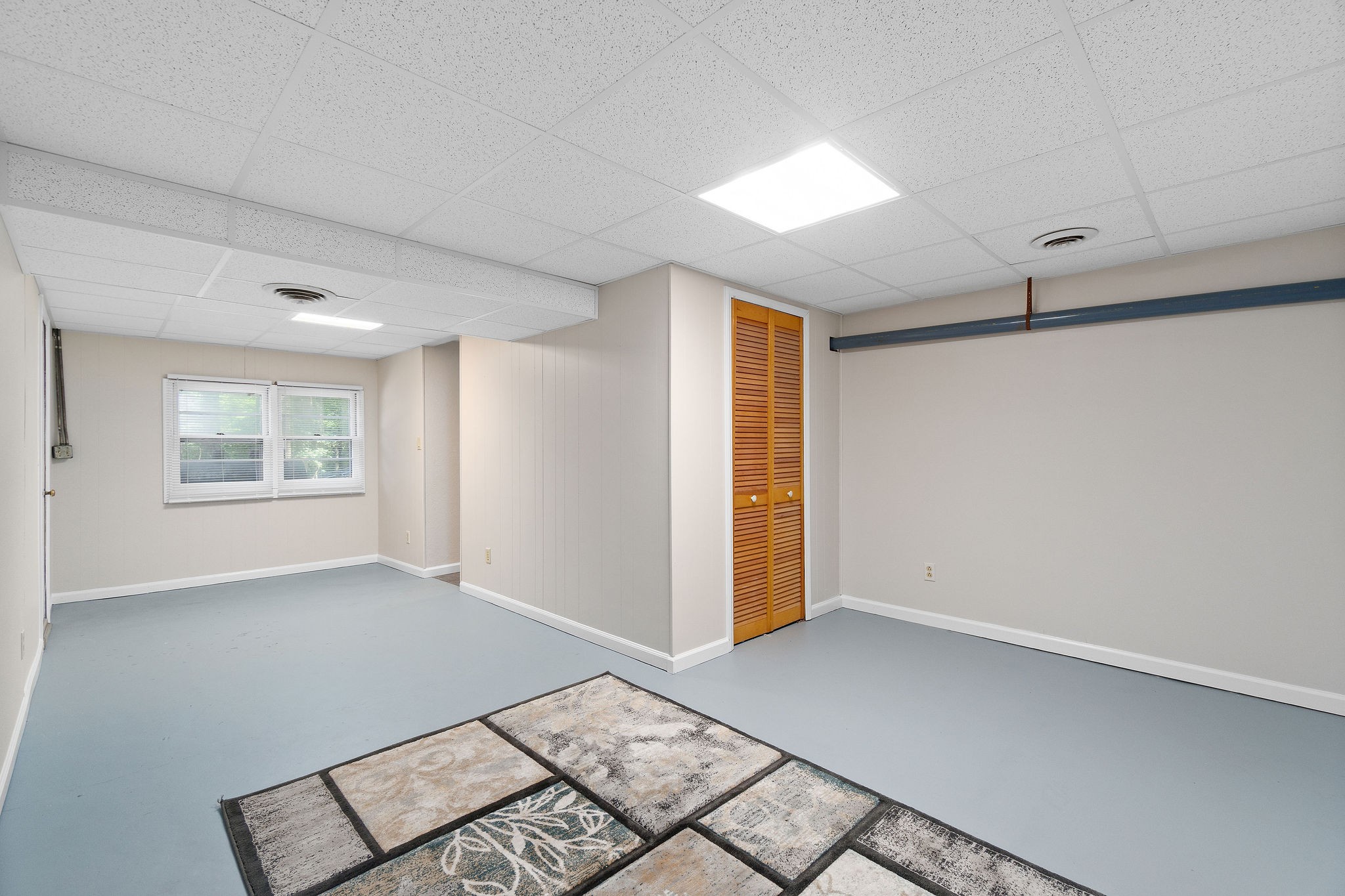 333 Dean Road Clarksville, TN 37040 - Photo 25 of 30 an empty room with windows