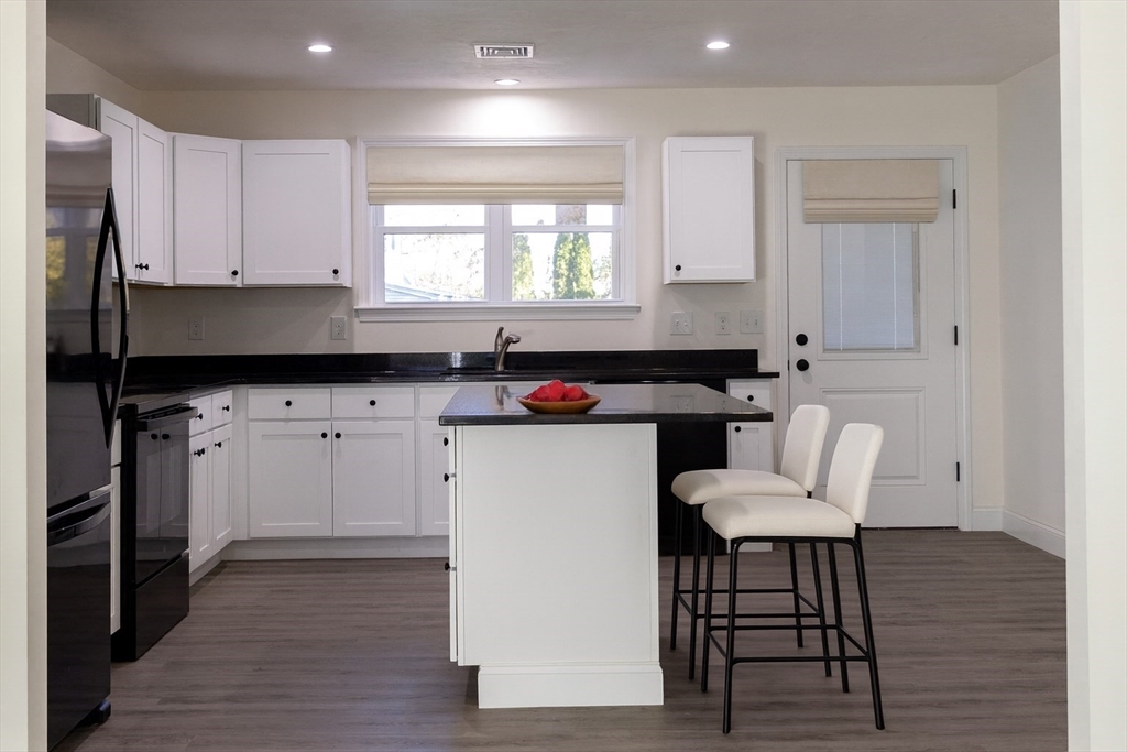 109 Navy Yard Road Dracut, MA 01826 - Photo 6 of 23