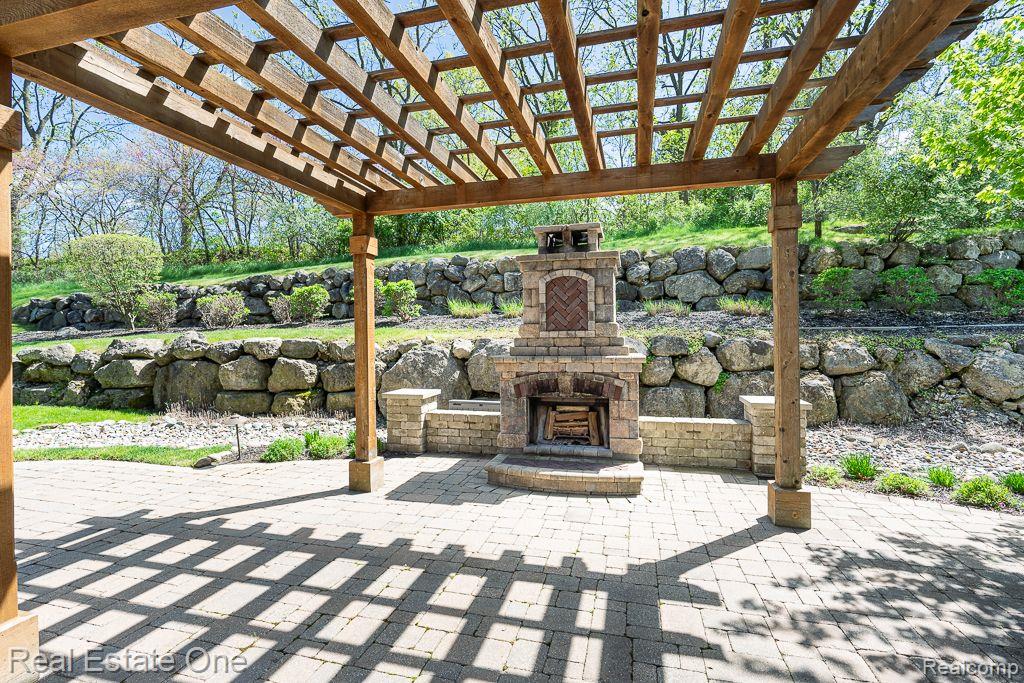 611 Wellington Circle Rochester Hills, MI 48309 - Photo 12 of 70