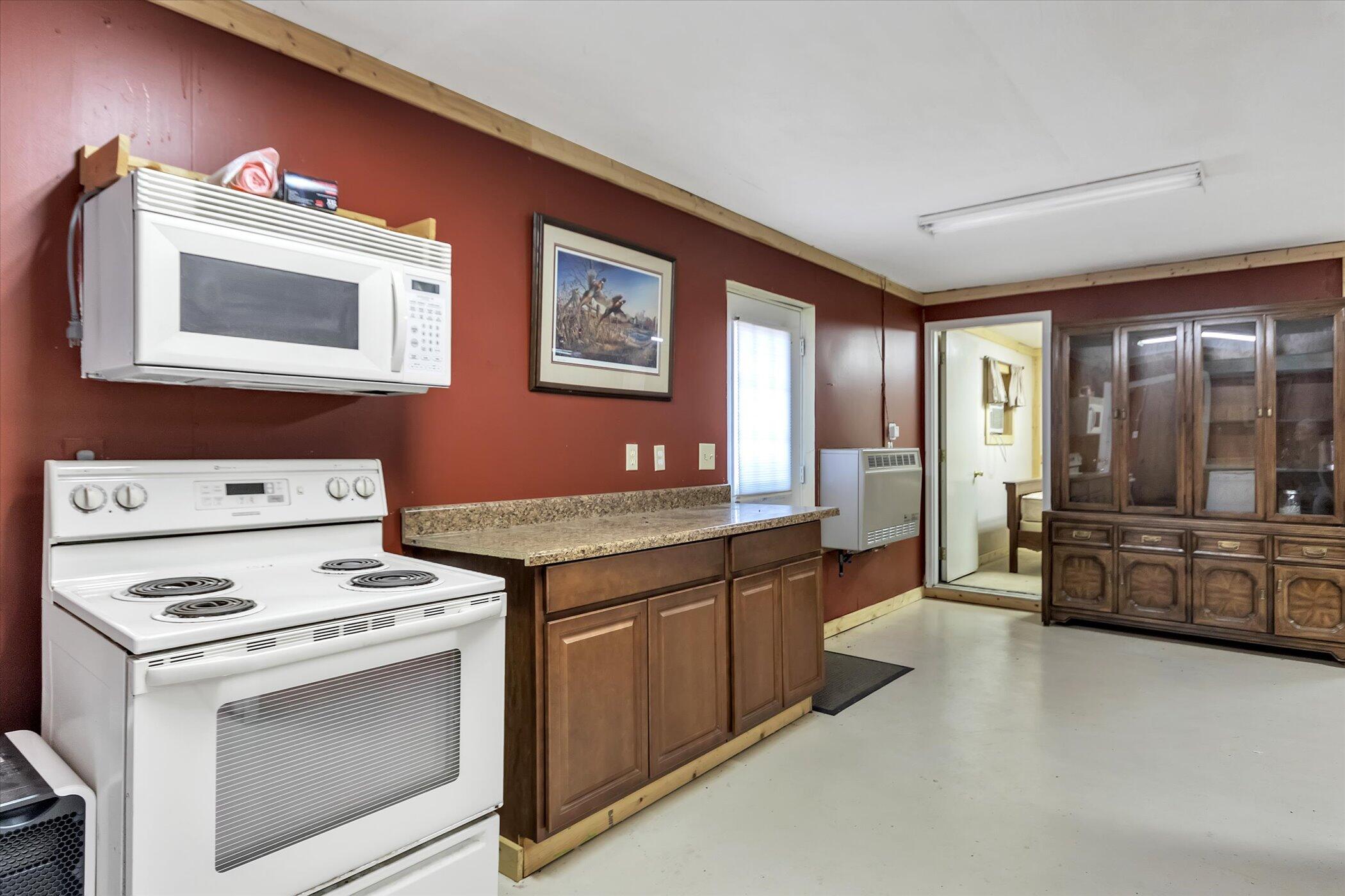 5255 Halbert Road Battle Creek, MI 49017 - Photo 3 of 49 25-5255-Halbert-Rd-WindowStill-Real-Esta
