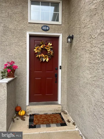 $2,200 | 104 Fairfield Court, Unit 104, Newtown Square, PA 19073