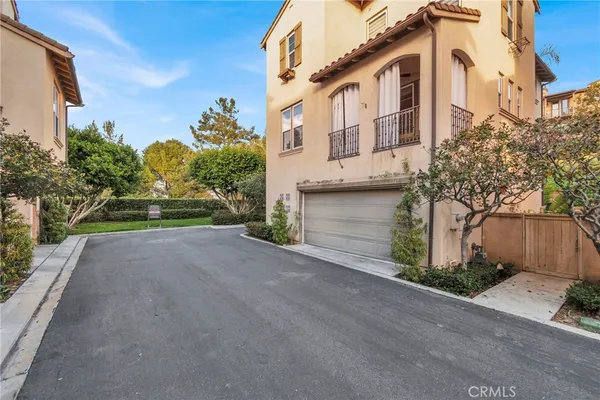 $1,595,800 | 347 Tall Oak, Irvine, CA 92603