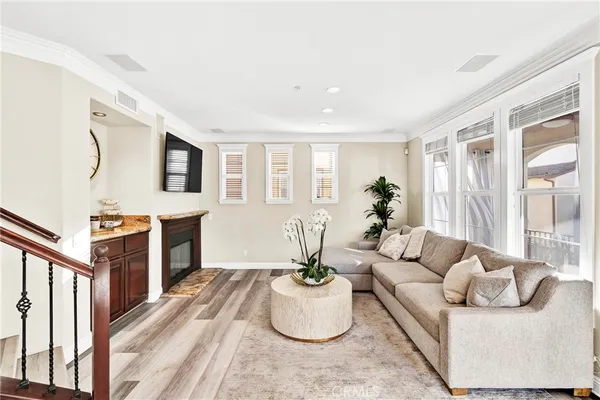 $1,595,800 | 347 Tall Oak, Irvine, CA 92603