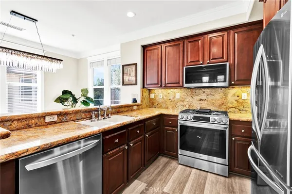 $1,595,800 | 347 Tall Oak, Irvine, CA 92603