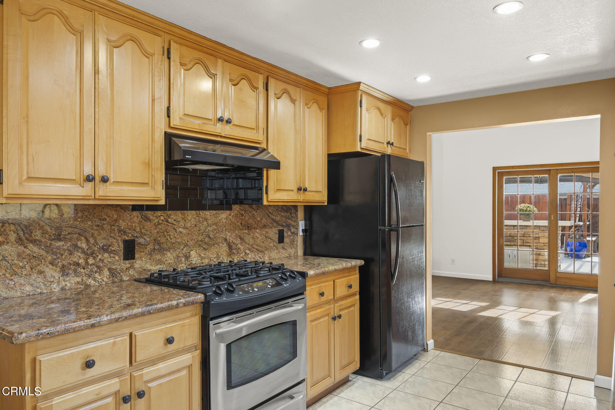 1014 Denver Place Oxnard, CA 93033 - Photo 19 of 48 20-web-or-mls-Upmarketmedia_1014Den-78