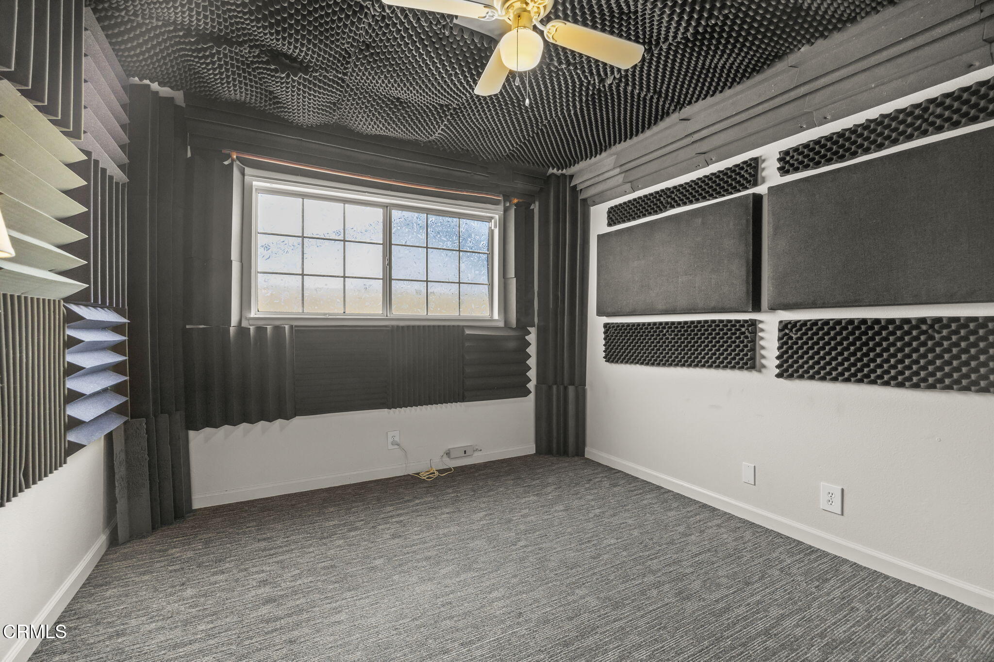 1014 Denver Place Oxnard, CA 93033 - Photo 29 of 48 29-web-or-mls-Upmarketmedia_1014Den-117