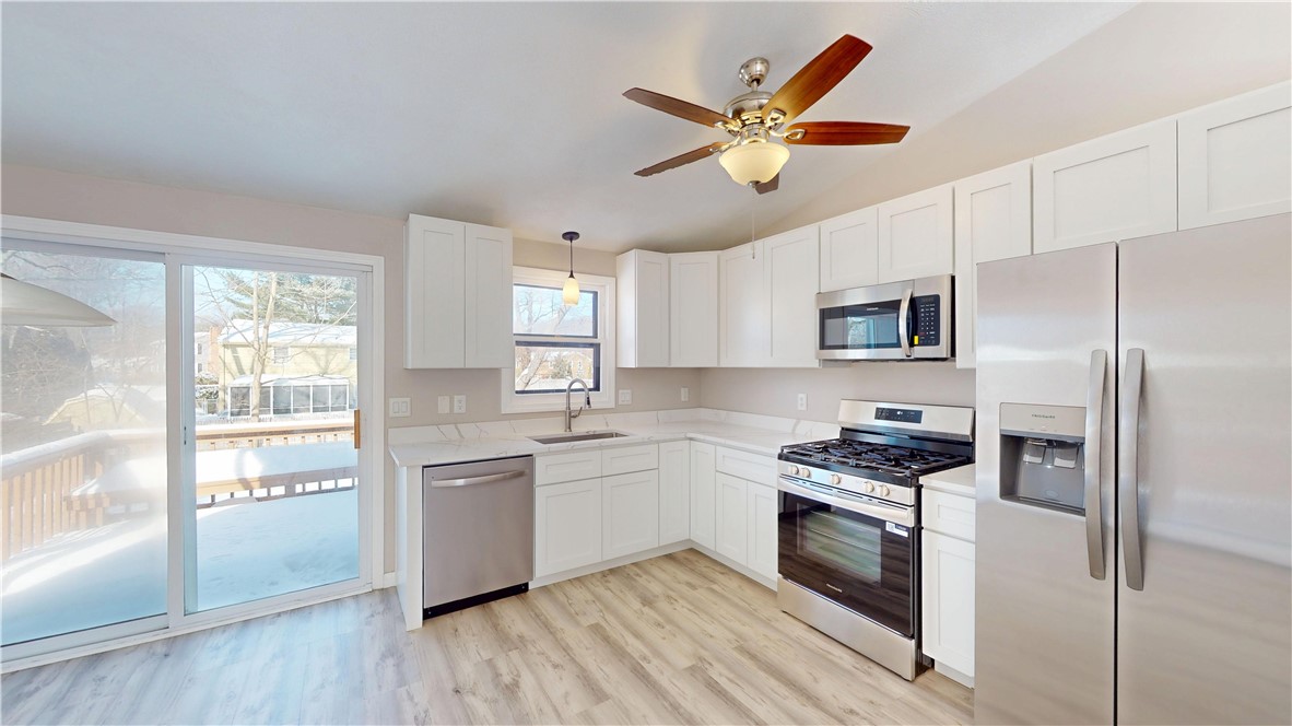 103 Brightside Avenue Warwick, RI 02889 - Photo 4 of 49