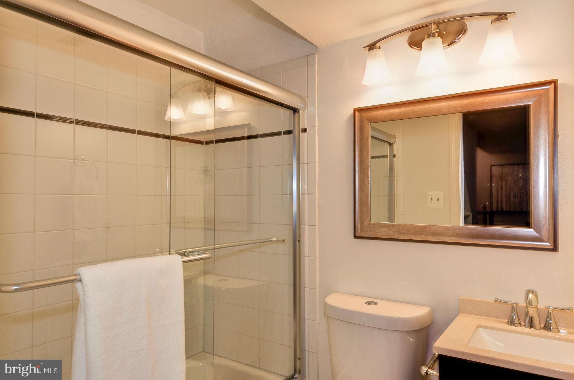 4756 Reservoir Road Northwest Washington, DC 20007 - Photo 22 of 30 Bath