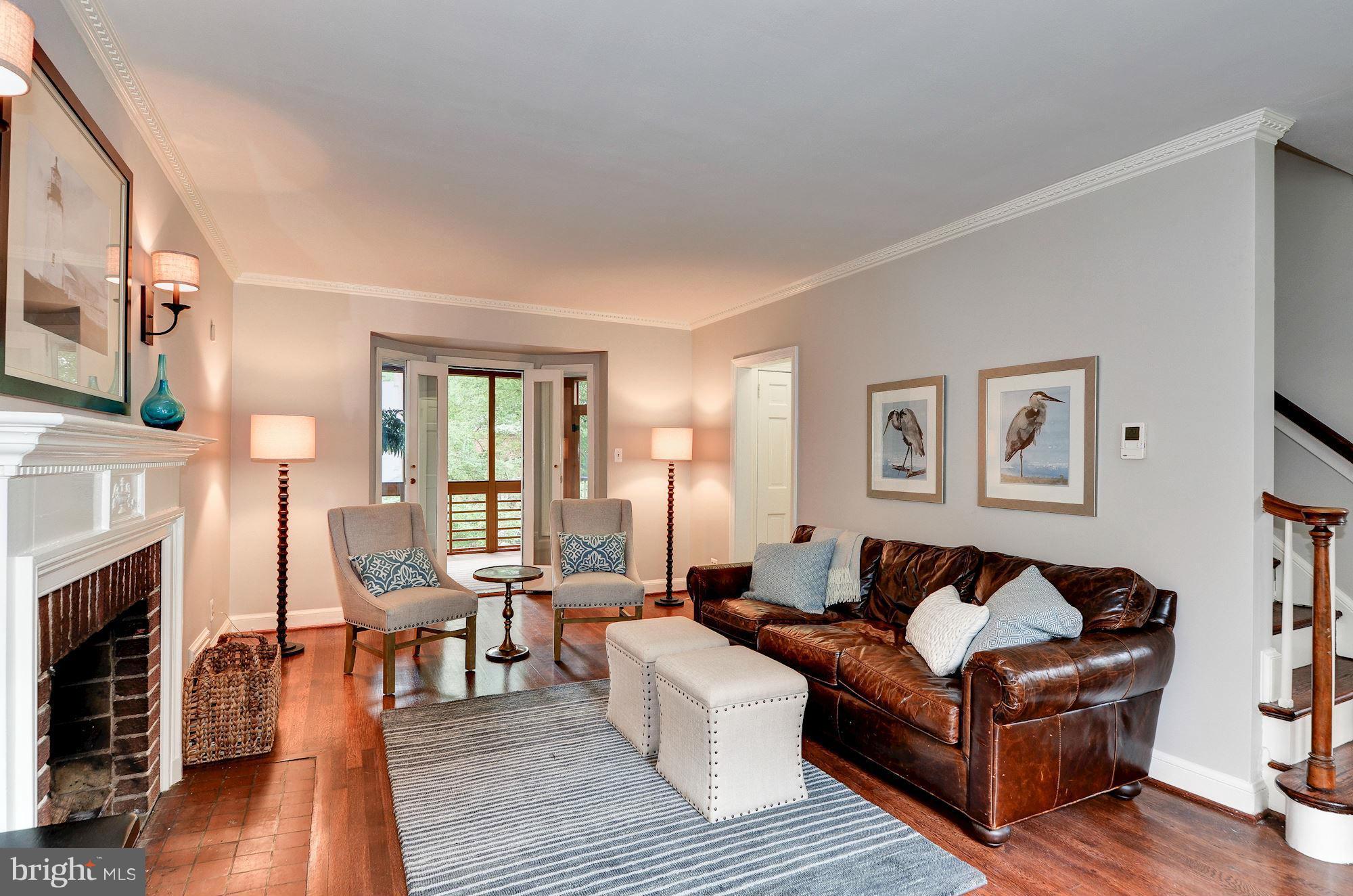 4756 Reservoir Road Northwest Washington, DC 20007 - Photo 4 of 30 Living Room