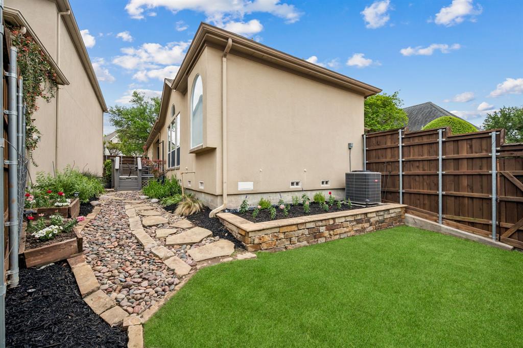 3309 Ricci Lane Irving, TX 75062 - Photo 27 of 36 View of fenced backyard