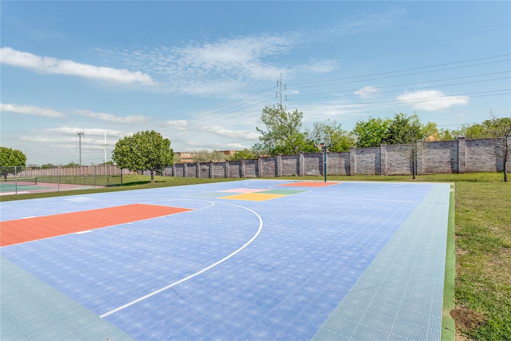 3309 Ricci Lane Irving, TX 75062 - Photo 33 of 36