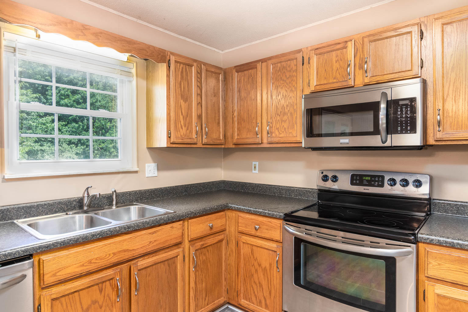 1100 Shiloh Road Greeneville, TN 37745 - Photo 4 of 27 IMG_3664-Edit