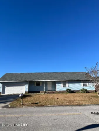 $1,850 | 1646 New Bern Street, Newport, NC 28570