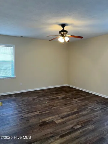 $1,950 | 1646 New Bern Street, Newport, NC 28570