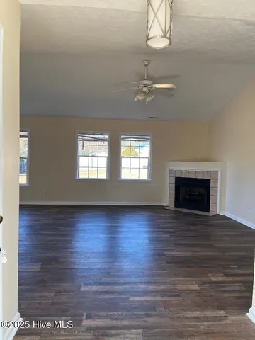 $1,950 | 1646 New Bern Street, Newport, NC 28570