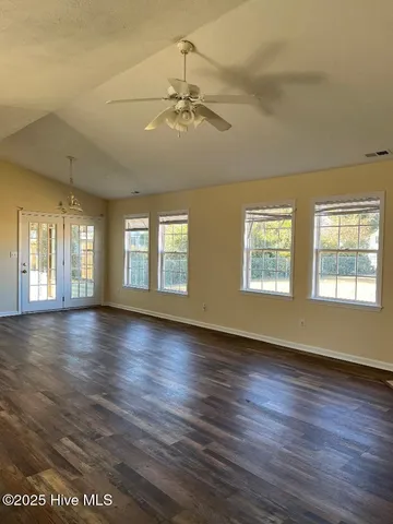 $1,950 | 1646 New Bern Street, Newport, NC 28570