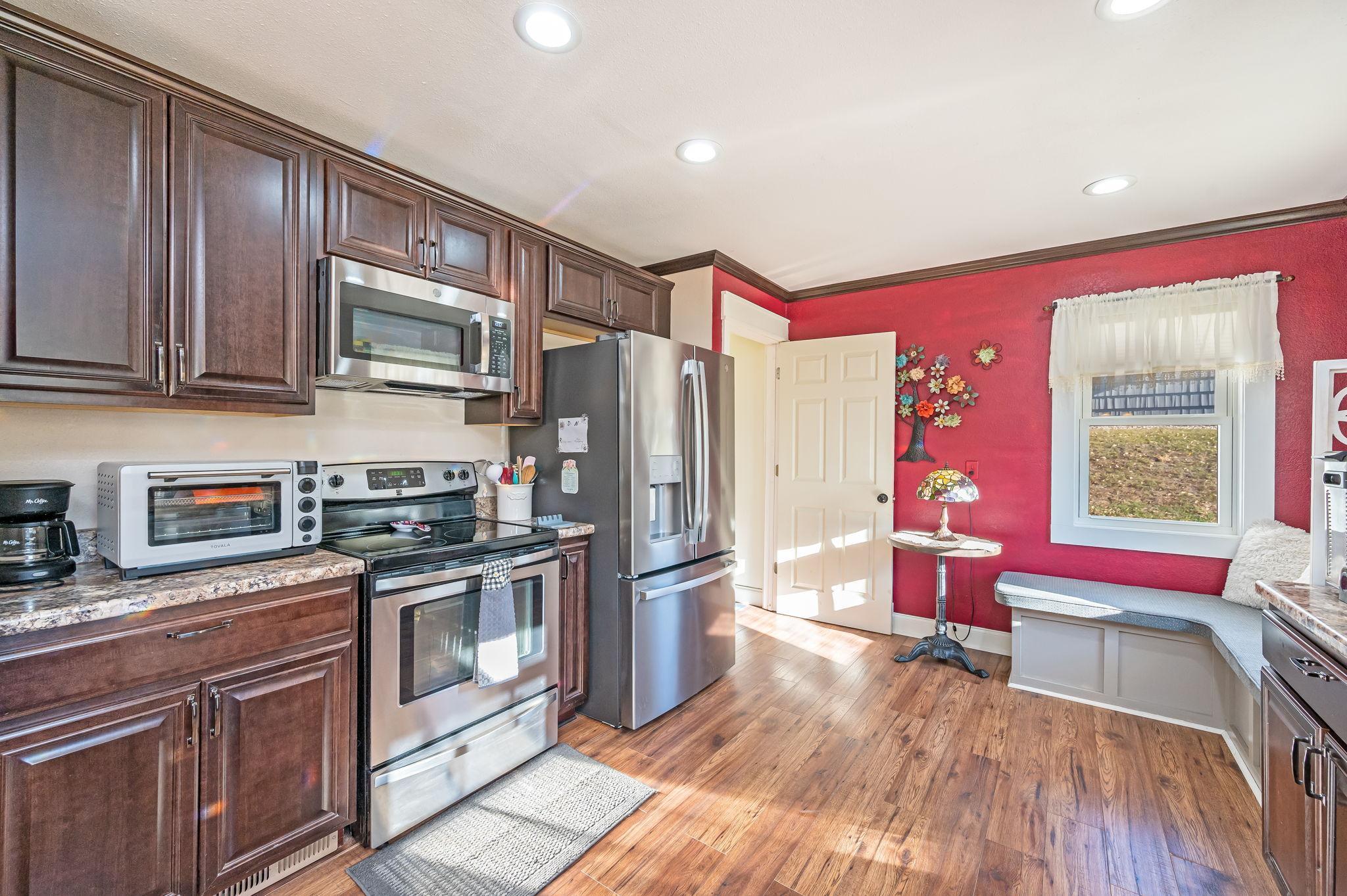 110 Circle Drive Jackson, MN 56143 - Photo 11 of 36