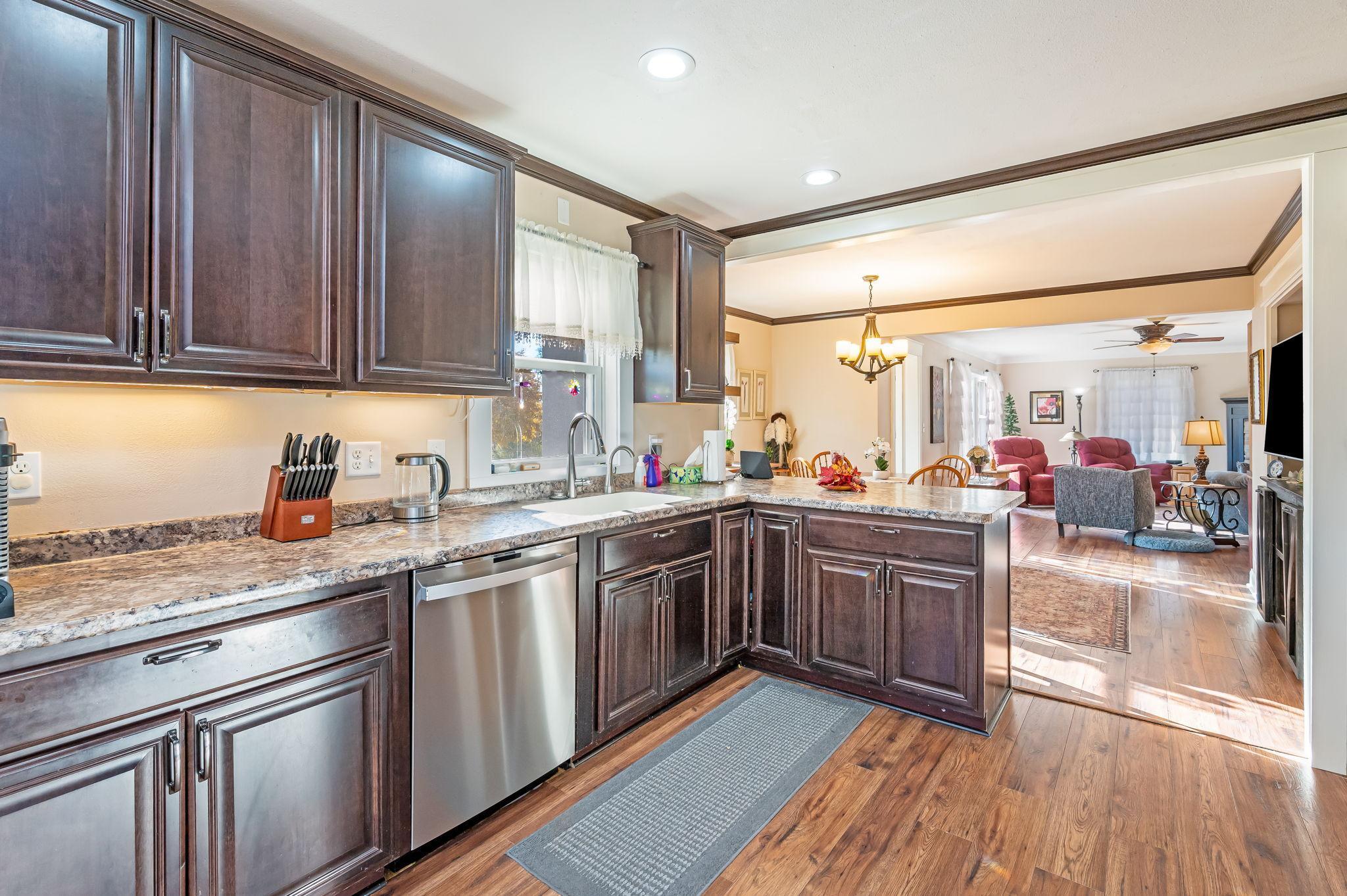 110 Circle Drive Jackson, MN 56143 - Photo 9 of 36