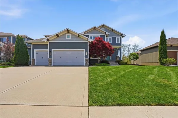 $675,000 | 324 Southeast Mill Creek Drive, Lee's Summit, MO 64063