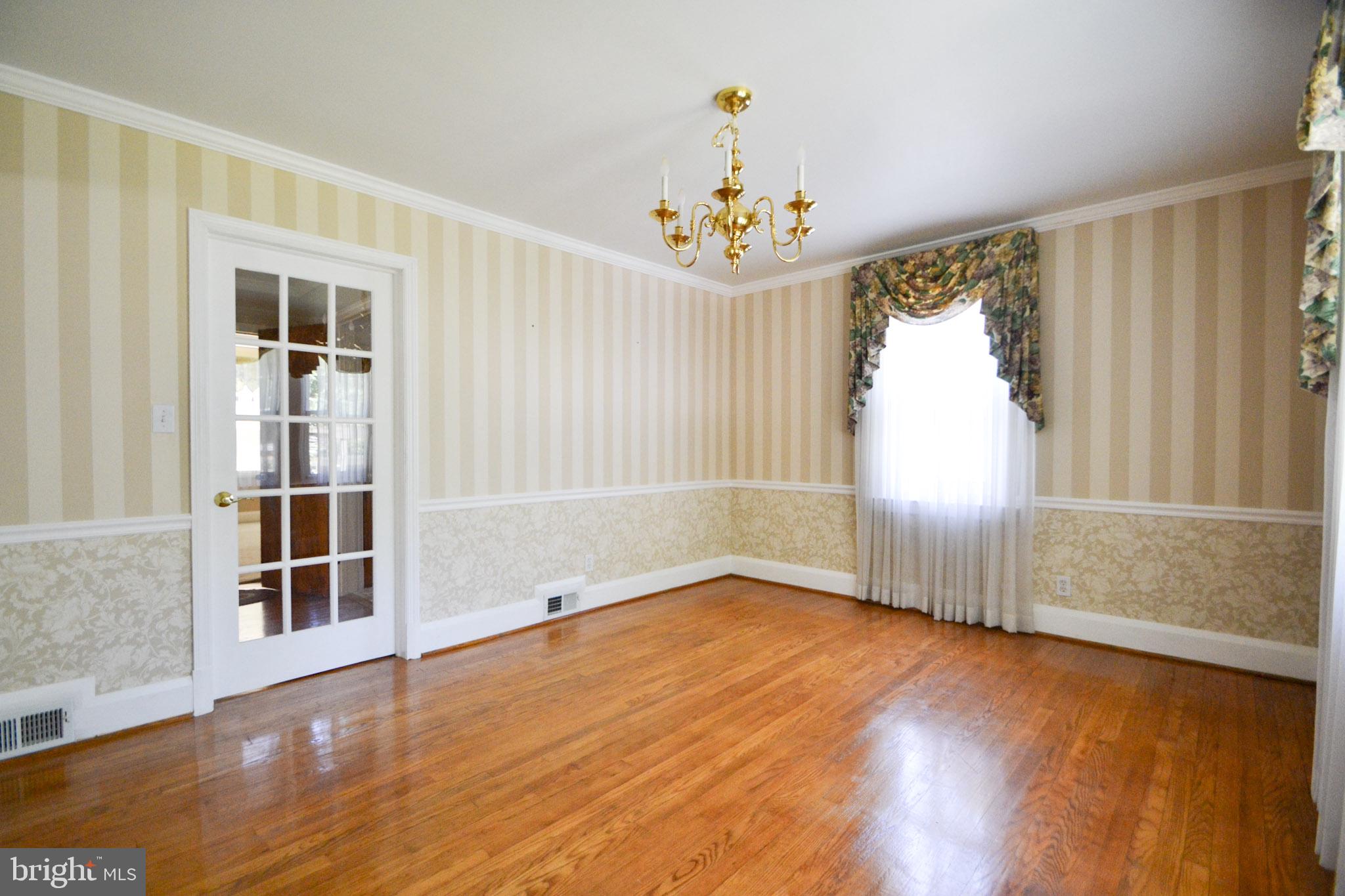1524 Orlando Road Baltimore, MD 21234 - Photo 8 of 30 Dining room