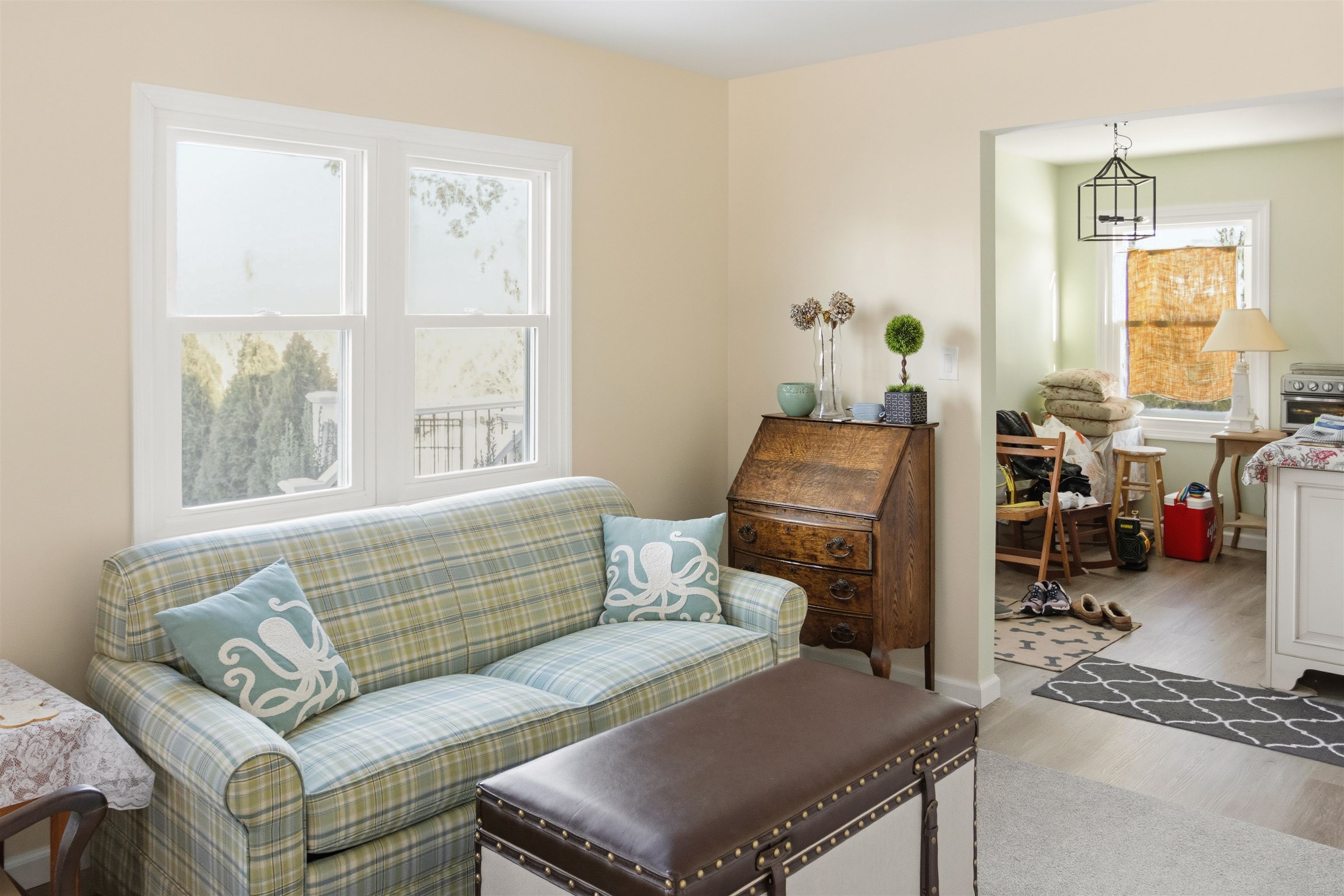 1001 Highway 47 Rio Grande, NJ 08242 - Photo 18 of 37 a living room with furniture and a window