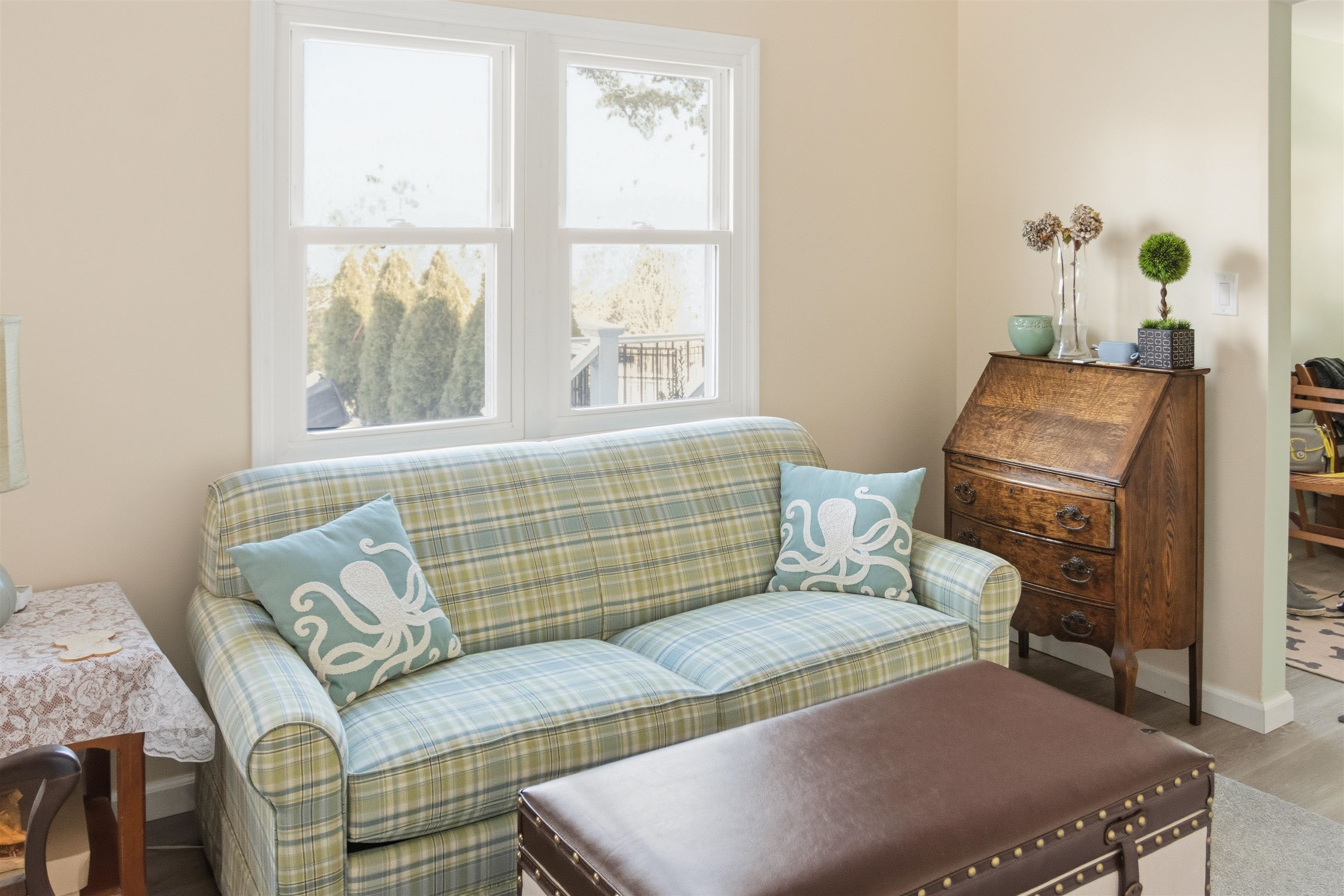 1001 Highway 47 Rio Grande, NJ 08242 - Photo 19 of 37 a living room with furniture