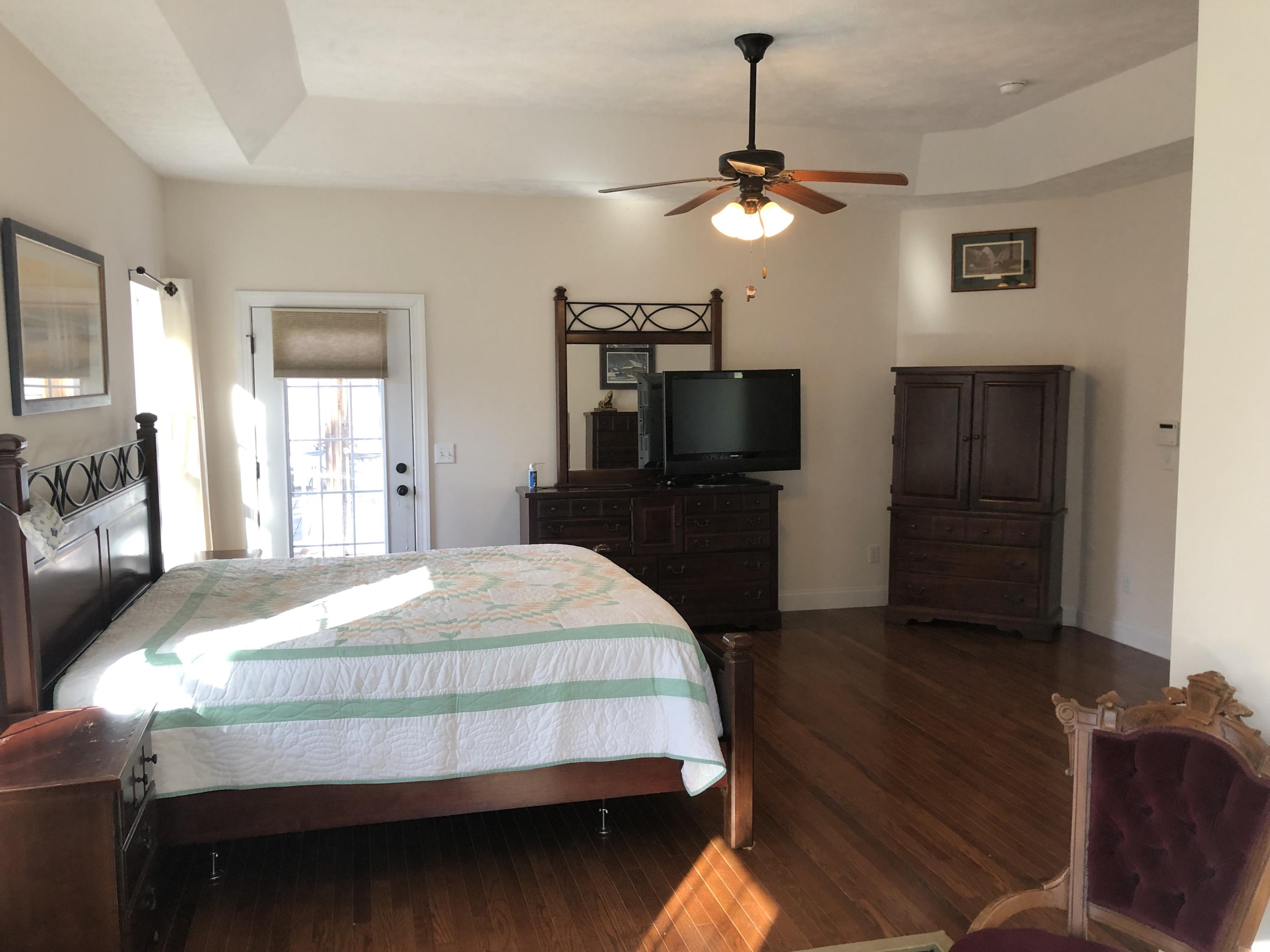1173 Shady Run Road Vinton, VA 24179 - Photo 25 of 30 Master bedroom, alternate 2