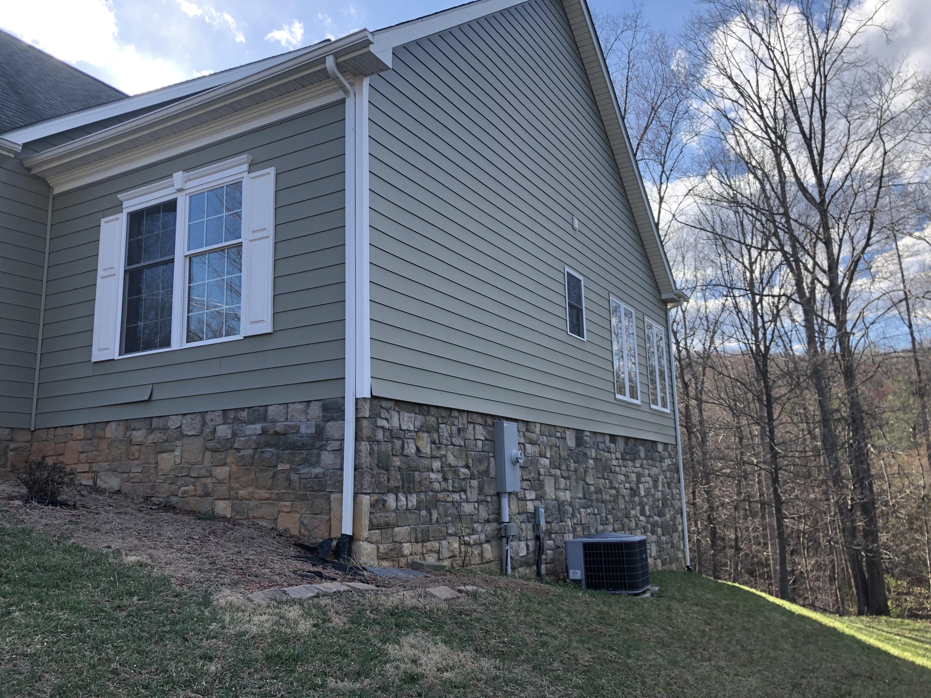 1173 Shady Run Road Vinton, VA 24179 - Photo 28 of 30 Side view, right