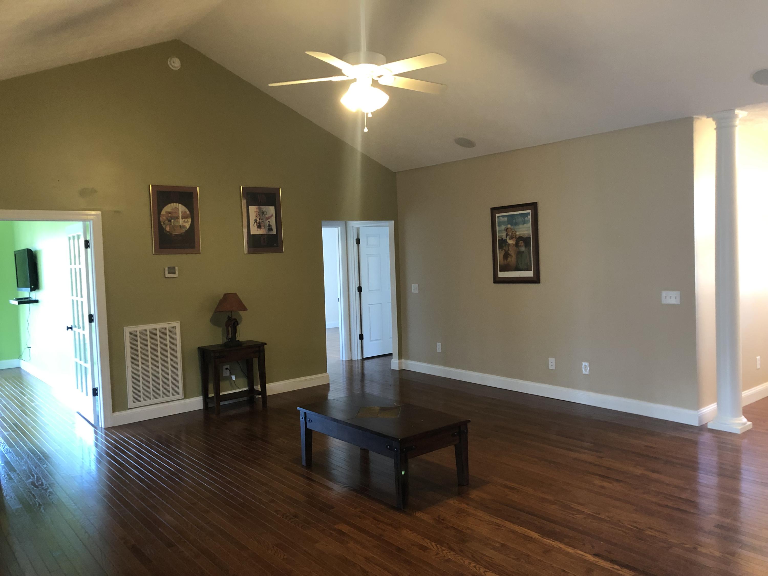 1173 Shady Run Road Vinton, VA 24179 - Photo 6 of 30 Living room, alternate 1