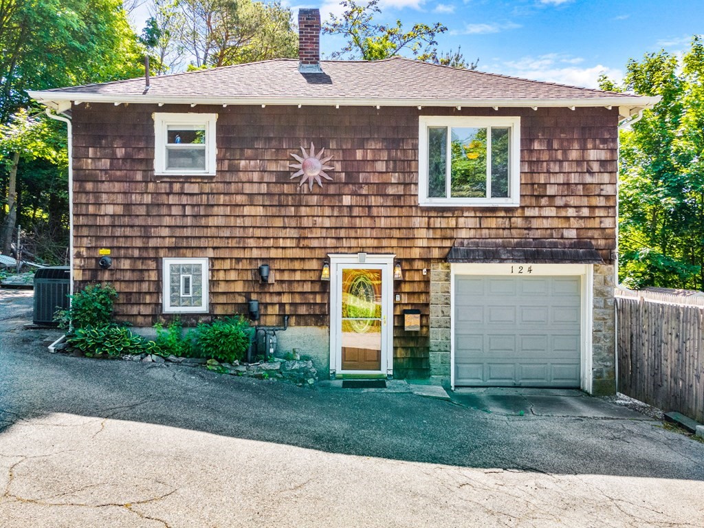 124 Spring Street Hull, MA 02045 - Photo 1 of 25 Gallery Image 1