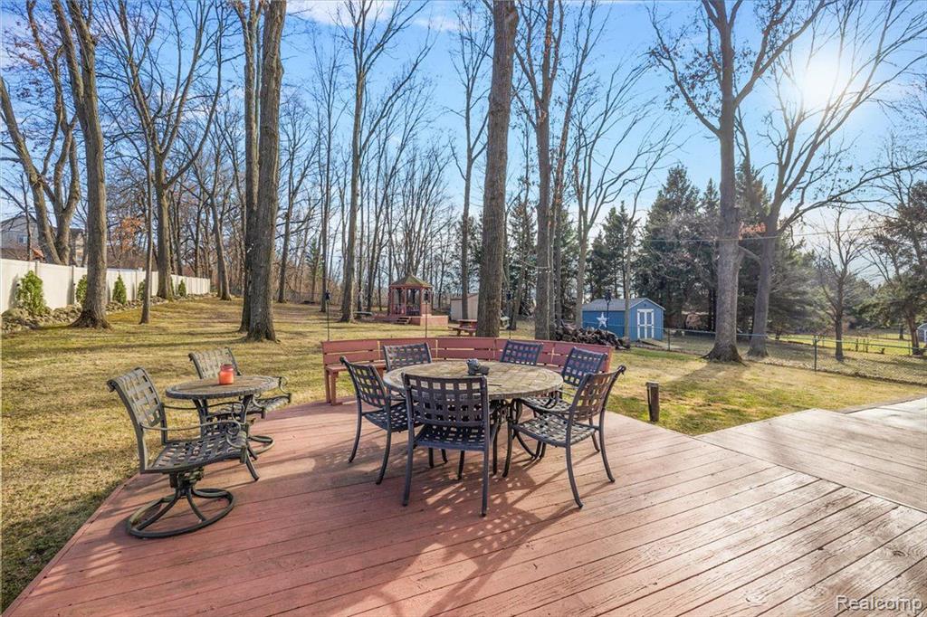 5621 Sally Road Clarkston, MI 48348 - Photo 49 of 76