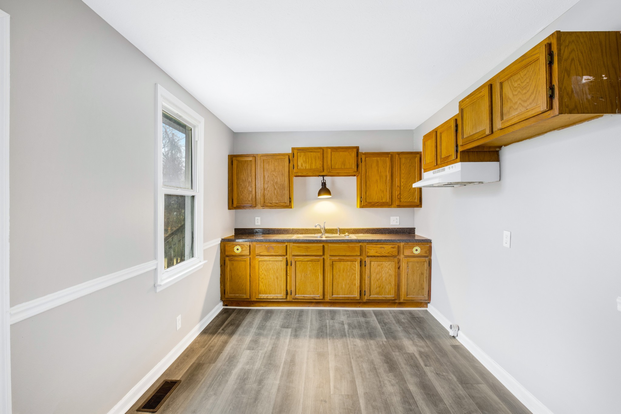 838 Circle Drive Springfield, TN 37172 - Photo 2 of 9