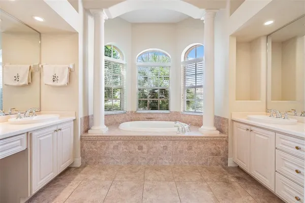 $589,000 | 34303 Sahalee Loop, Dade City, FL 33525