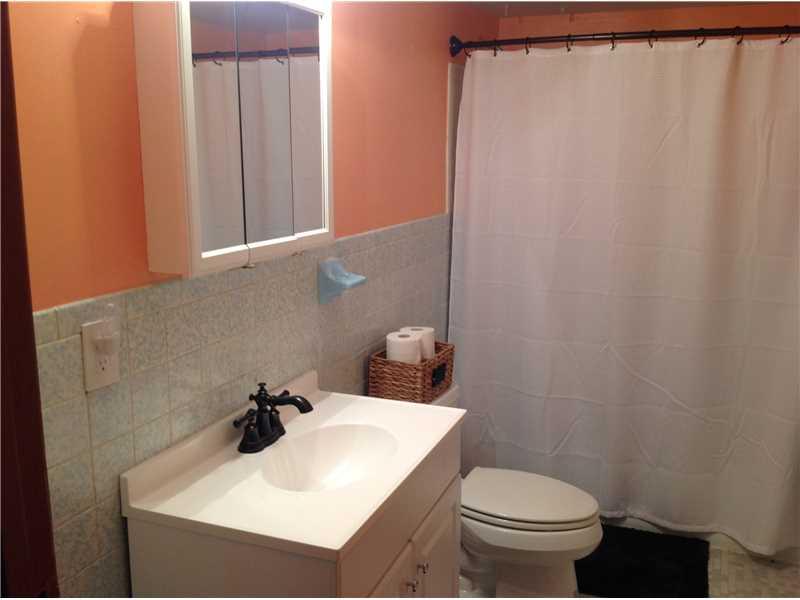 6430 Lamor Road Hermitage, PA 16148 - Photo 20 of 25 Full Bath.