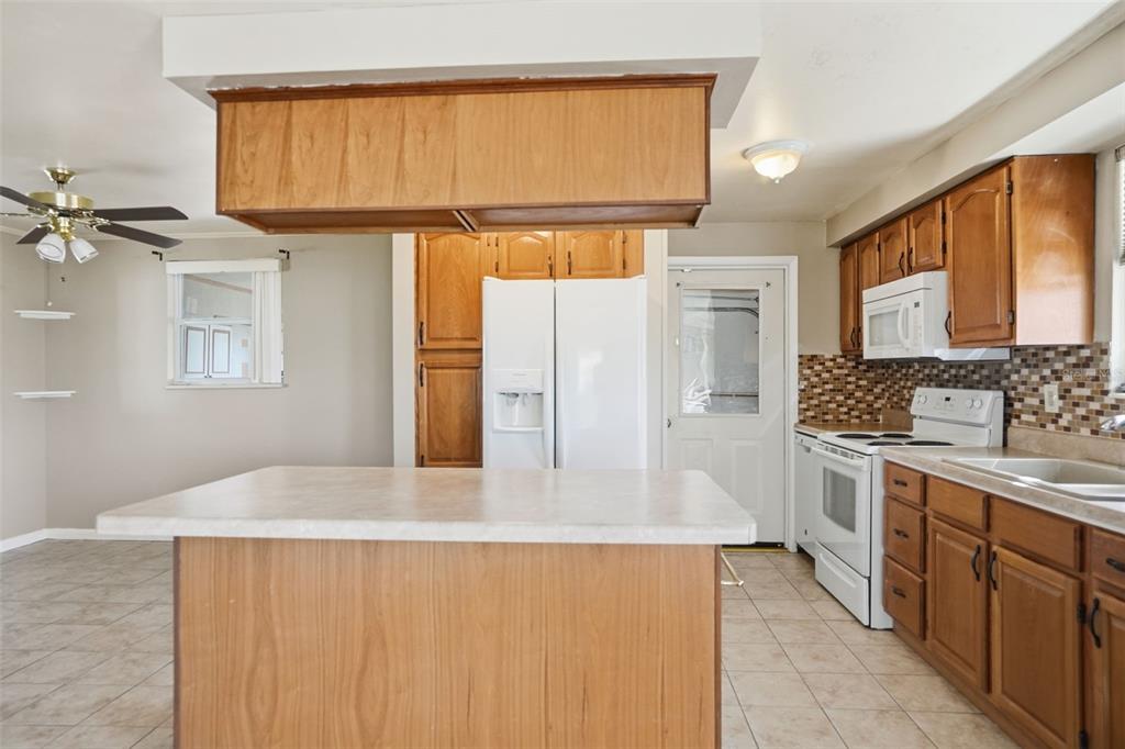 9367 Midway Street Spring Hill, FL 34608 - Photo 7 of 27 Gallery Image 7